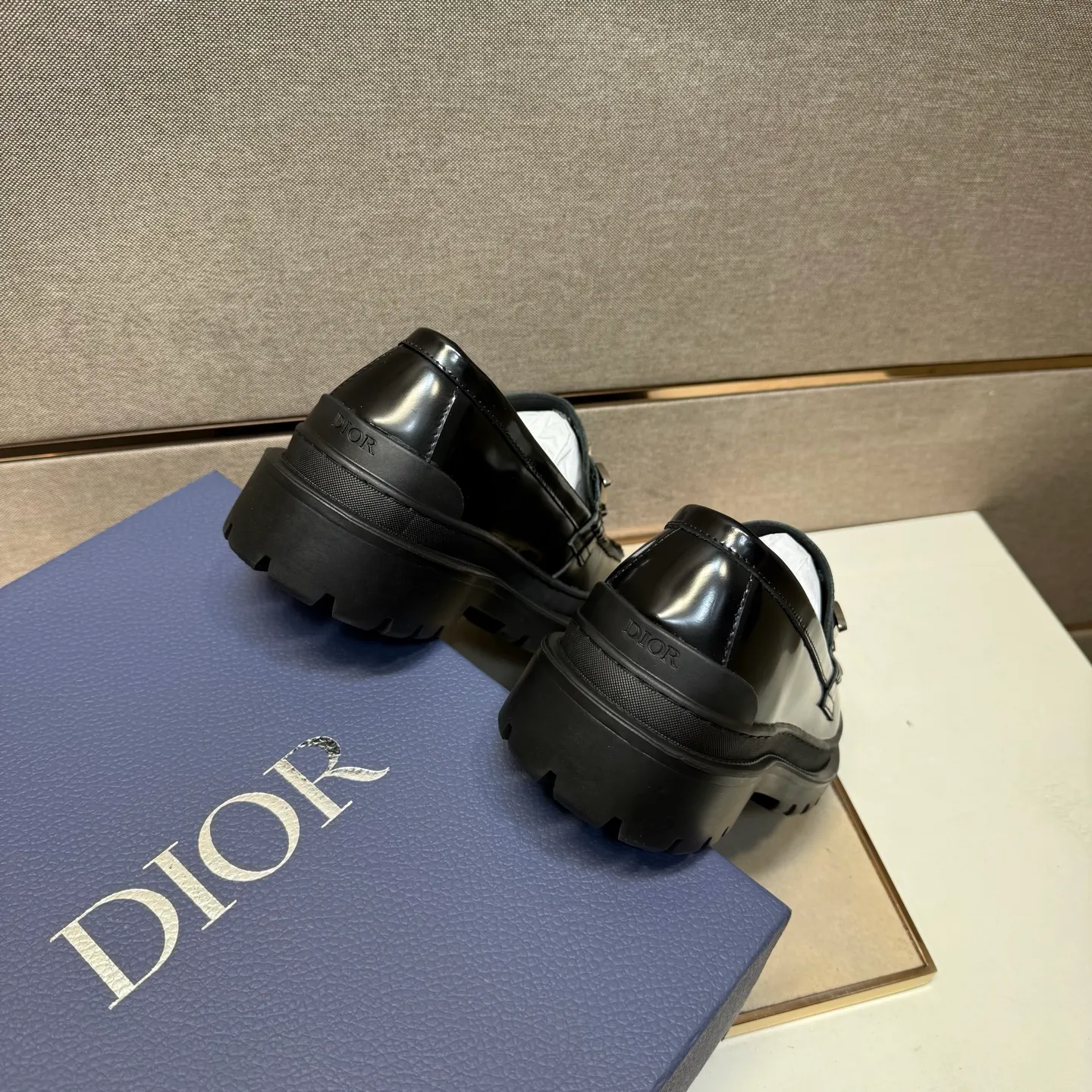 ⬛️Men's shoes 💰p442 [Dior~] Men's casual shoes 2025z cabinet sales simultaneously 🔶Size: 39-44 #️⃣ 🔷2 colors🔜The upper is made of multi-material splicing➕Genuine leather lining, comfortable and breathable, sole: original comfortable and wear-resistant outsole, ⚠️Real shot📱Photographed🎬The real thing is better📢📢📢